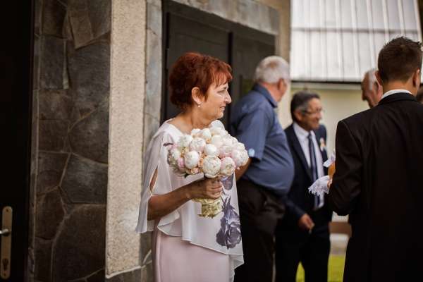 Svadobné fotgrafie Janky a Petra aj z prekrásneho hradu Beckov