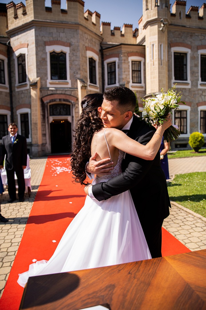 Picturesque dream wedding of Kloudy & Michal in Hluboká nad Vltavou. - 0169.jpg