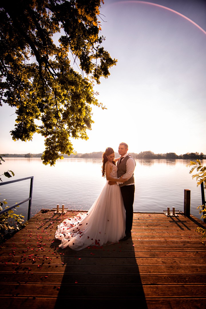 Picturesque dream wedding of Kloudy & Michal in Hluboká nad Vltavou. - 0537.jpg