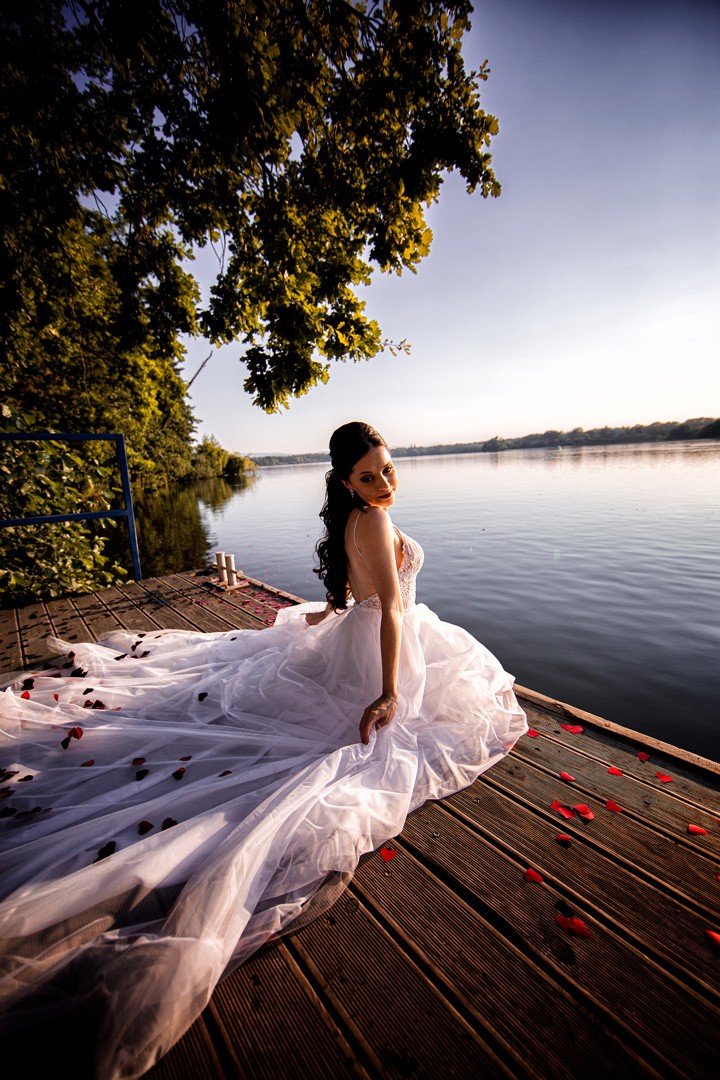 Picturesque dream wedding of Kloudy & Michal in Hluboká nad Vltavou. - 0555.jpg