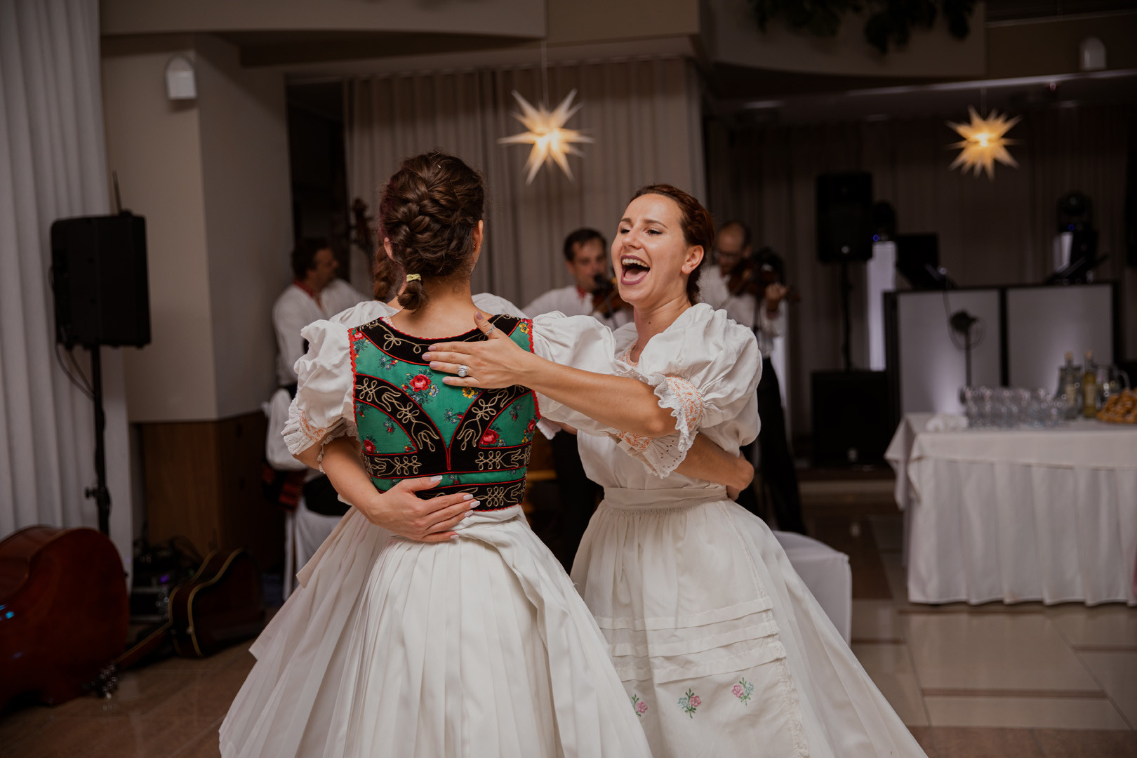 The beautiful wedding of Zuzka and Matúš - 0750.jpg