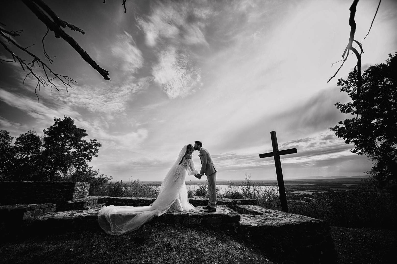 The beautiful wedding of Zuzka and Matúš - 0830.jpg
